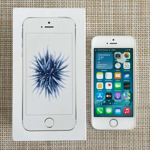 Apple iPhone SE 2016 Silver 32GB (1 Month Warranty)