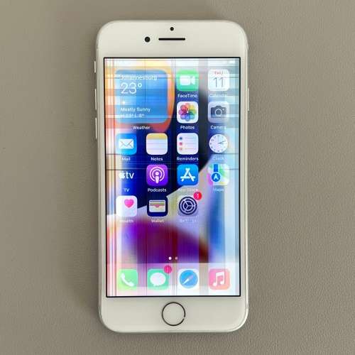 Apple iPhone 7 Silver 32GB READ!!! SOLD AS IS!!!