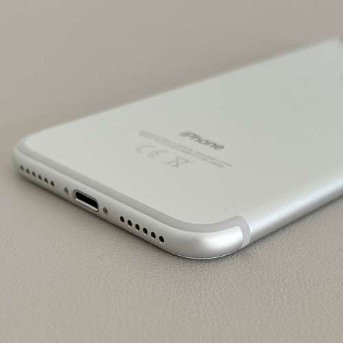 Apple iPhone 7 Silver 32GB READ!!! SOLD AS IS!!!