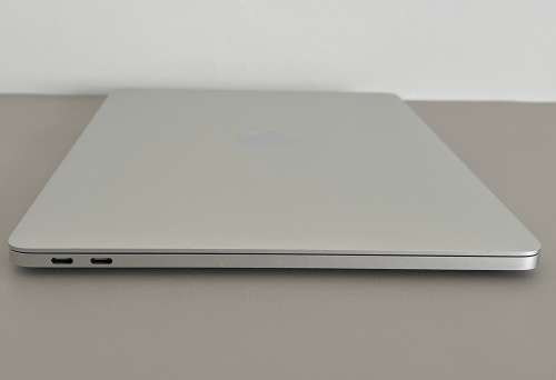 Apple MacBook Pro 13 Inch 2017 None-TouchBar Intel Core i5 256GB SSD/8GB SSD READ!!! SOLD AS IS!!