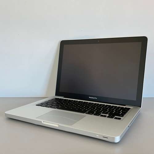 Apple MacBook Pro 13 Inch Mid 2010 Intel Core 2 Duo. 500GB HDD/4GB RAM (SOLD AS IS/READ DESCRIPTION)