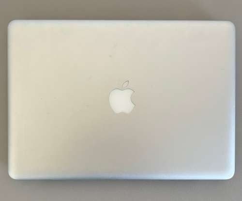 Apple MacBook Pro 13 Inch Mid 2010 Intel Core 2 Duo. 500GB HDD/4GB RAM (SOLD AS IS/READ DESCRIPTION)