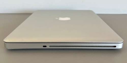 Apple MacBook Pro 13 Inch Mid 2010 Intel Core 2 Duo. 500GB HDD/4GB RAM (SOLD AS IS/READ DESCRIPTION)