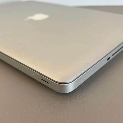 Apple MacBook Pro 13 Inch Mid 2010 Intel Core 2 Duo. 500GB HDD/4GB RAM (SOLD AS IS/READ DESCRIPTION)