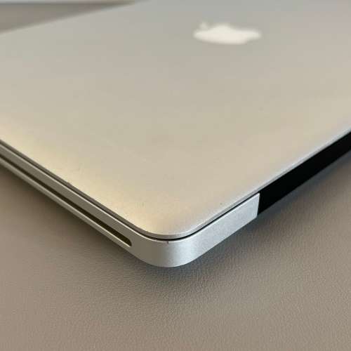 Apple MacBook Pro 13 Inch Mid 2010 Intel Core 2 Duo. 500GB HDD/4GB RAM (SOLD AS IS/READ DESCRIPTION)