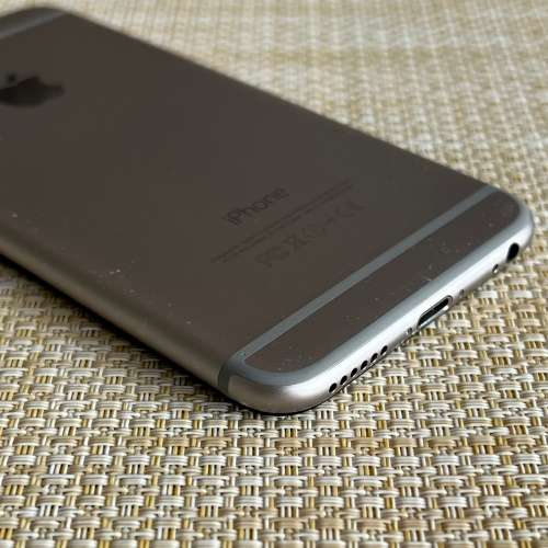 Apple iPhone 6 Space Grey 64GB (SOLD AS IS-READ DESCRIPTION)