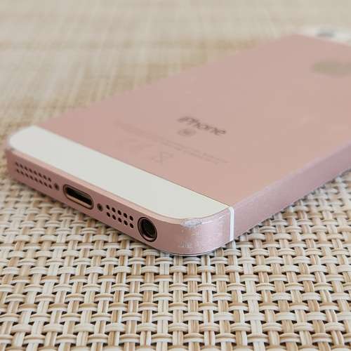 Apple iPhone SE 2016 RoseGold 32GB (1 Month Warranty)