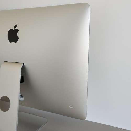 Apple iMac 21.5 Inch Late 2015 Intel Core i5 1TB HDD/8GB RAM (1 Month Warranty)