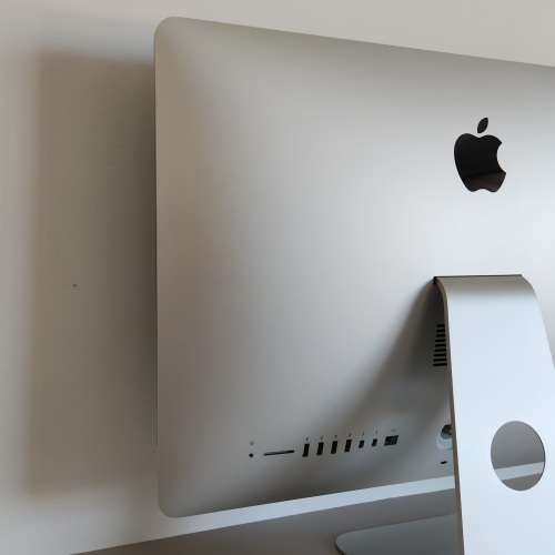 Apple iMac 21.5 Inch Late 2015 Intel Core i5 1TB HDD/8GB RAM (1 Month Warranty)