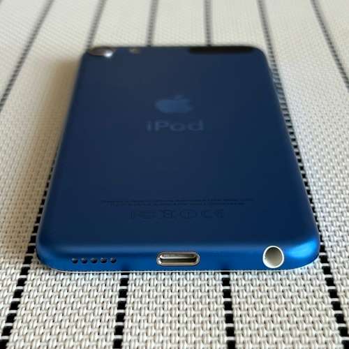 Apple iPod Touch 6TH Gen Blue 32GB (1 Month Warranty)
