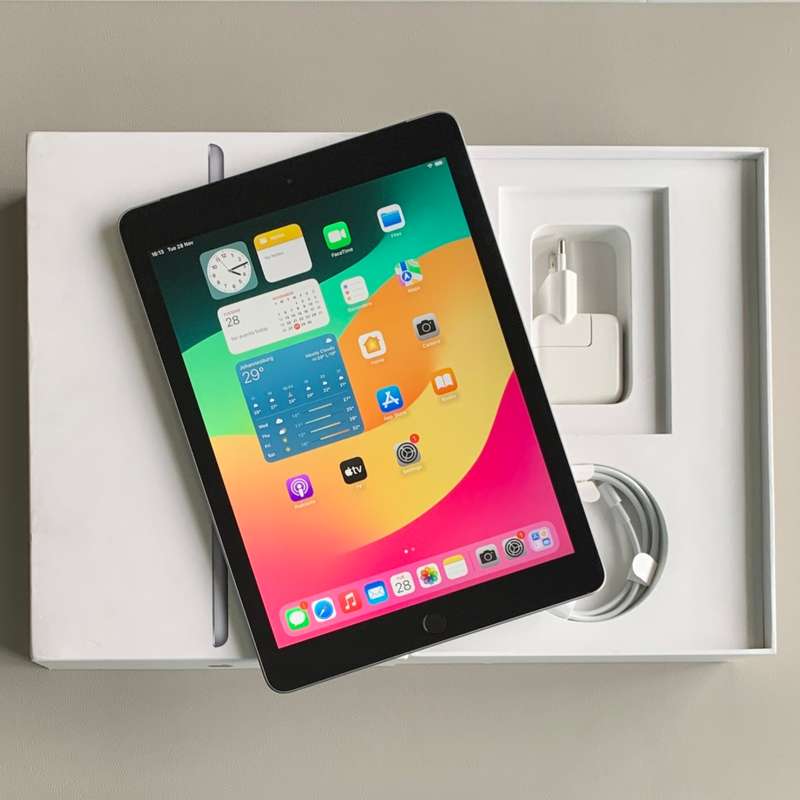 Apple iPad 6th Gen Space Grey 128GB Cellular (3 Month Warranty)