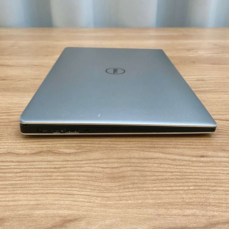 Dell XPS 13 9343 UltraBook | Intel Core i7 5TH GEN | 256GB SSD/8GB RAM | READ AD!