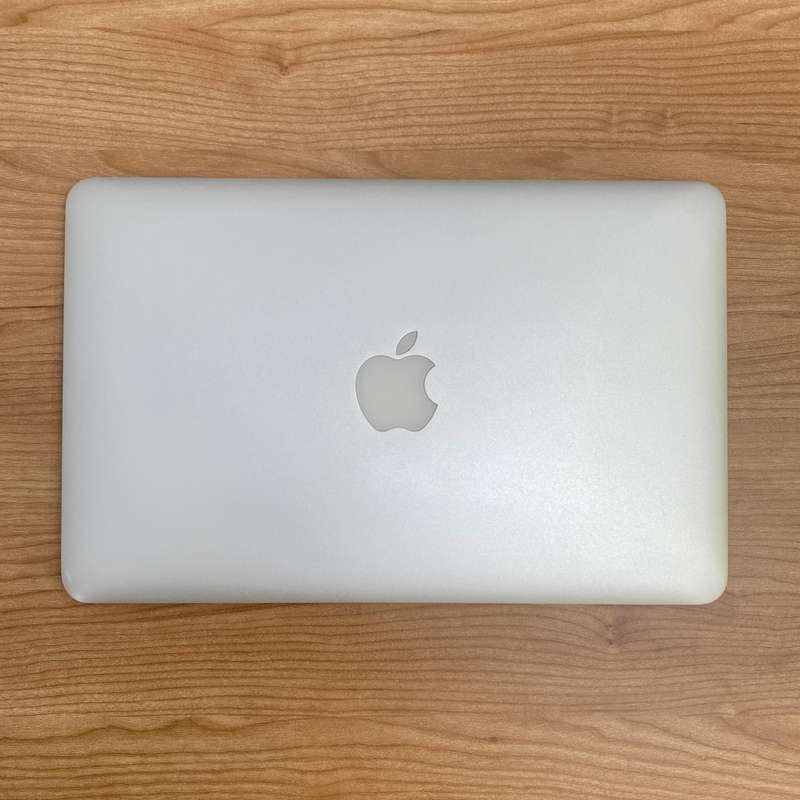 Apple MacBook Air 11 Inch 2014 | Intel Core i5 | 128GB SSD/4GB RAM | READ AD!