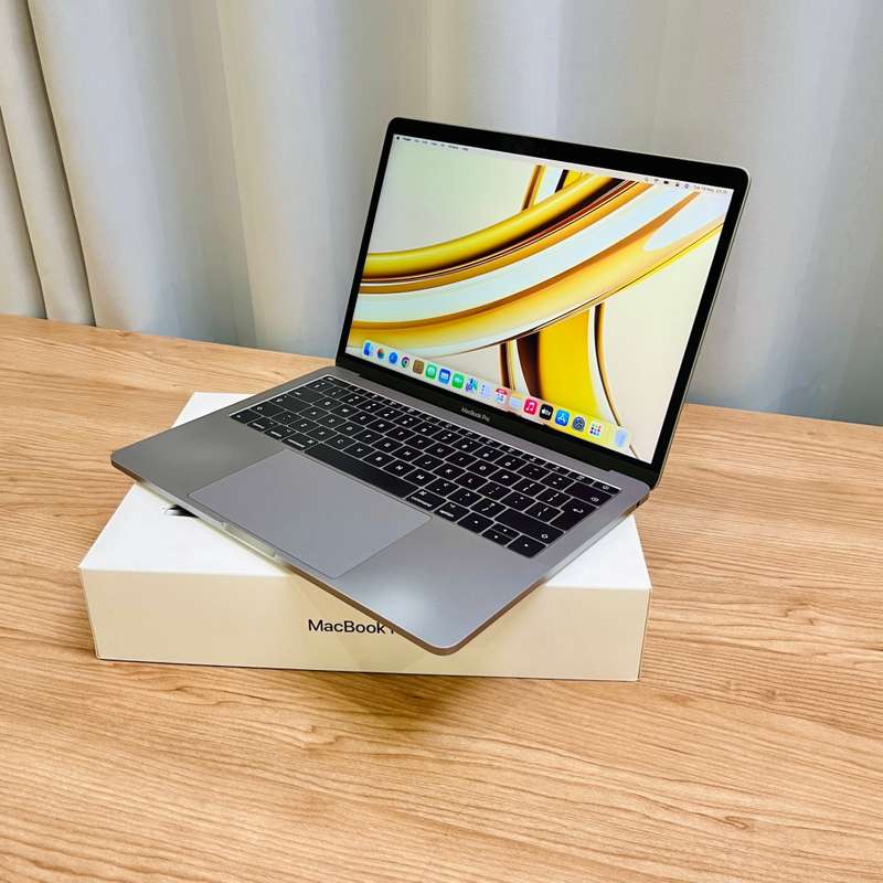 Apple MacBook Pro 13 Inch 2017 | Space Grey | Intel Core i5 | 256GB SSD/8GB RAM | (3 Month Warranty)