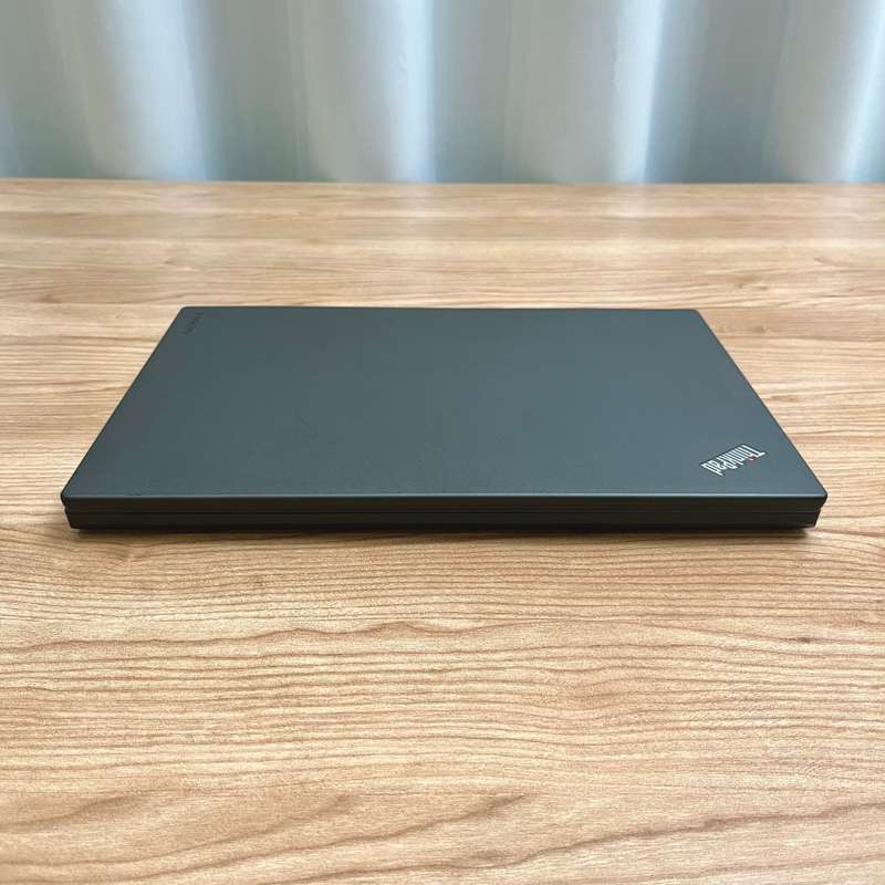 Lenovo ThinkPad X260 12.5 Inch UltraBook | Intel Core i5 | 256GB SSD | 8GB RAM | (1 Month Warranty)
