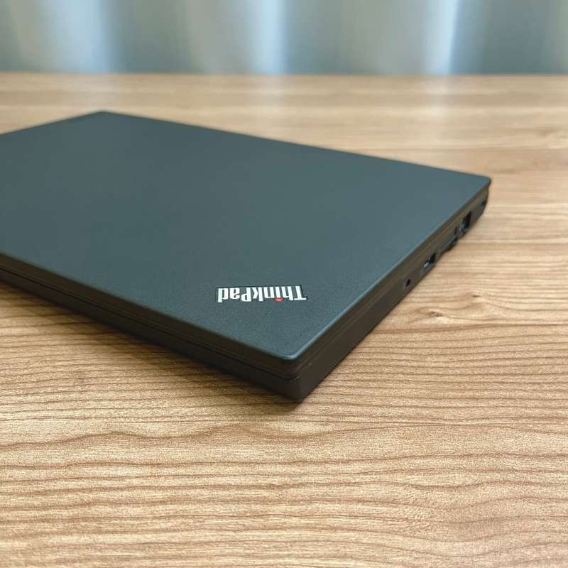 Lenovo ThinkPad X260 12.5 Inch UltraBook | Intel Core i5 | 256GB SSD | 8GB RAM | (1 Month Warranty)