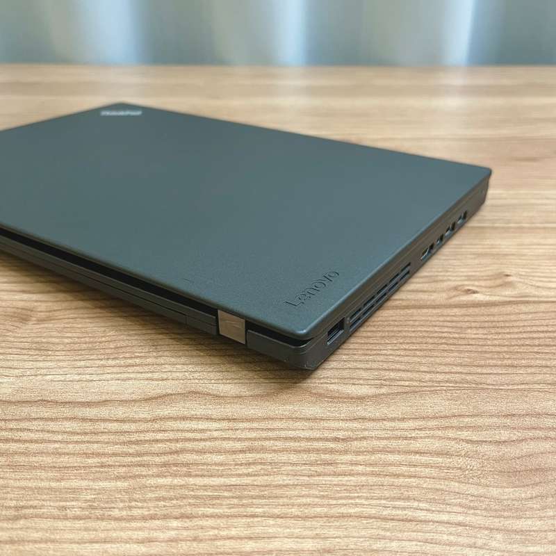 Lenovo ThinkPad X260 12.5 Inch UltraBook | Intel Core i5 | 256GB SSD | 8GB RAM | (1 Month Warranty)