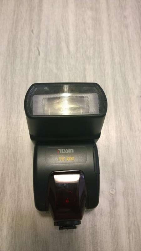 NISSIN PZ400 Flash