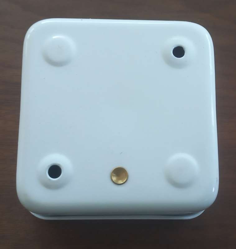 2  x Switches 250V 16A,  1xLever 1xWay, 75mmx75mm, Surface Mount Steel   LUMA White