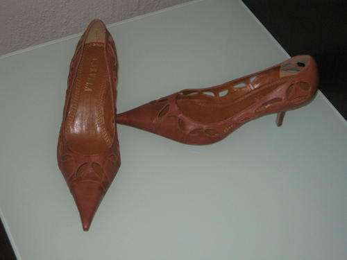 **Brand new: Gorgeous pair of Tan coloured Carvela's Size 6**