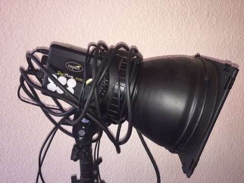 Impact Strobes 2 x 500w, 2 x 100w plus Vagabond battery pack.