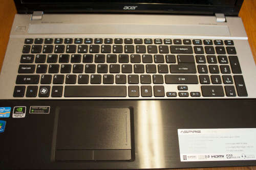 Acer Aspire V3-771G Gaming Laptop, 17 inch screen, 16GB RAM, Nvida GT 640M, 2 x 750GB Hard drives.