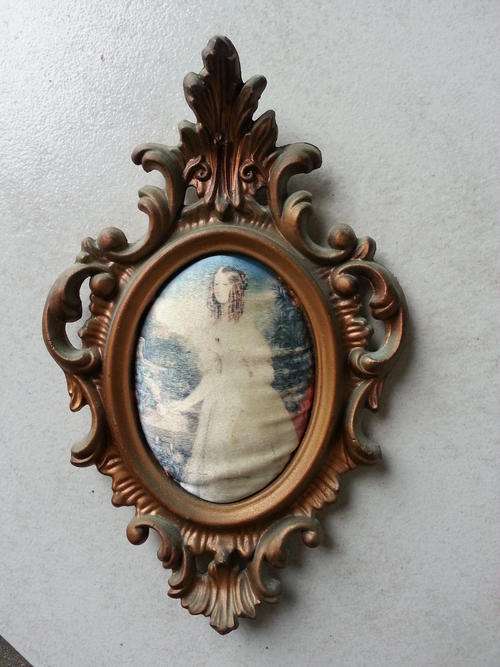 Small vintage frame with silk print (made in Italy)