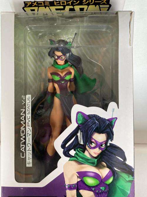 Cat Woman Statue 25cm