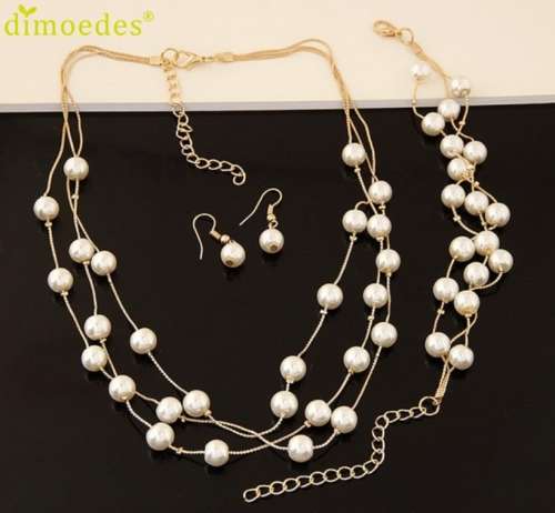 EXQUISITE SIMULATED PEARL JEWELLERY SET