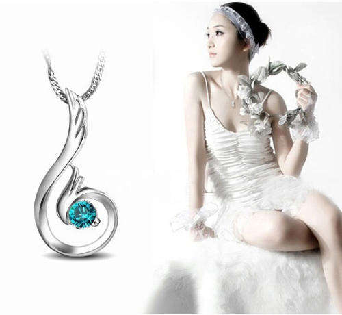 SMALL CRYSTAL BLUE 925 SILVER PLATED NECKLACE