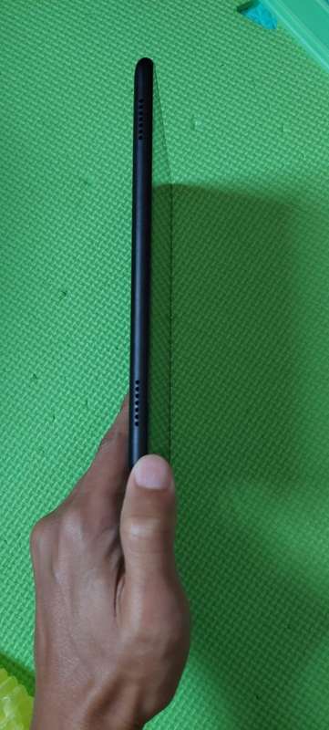 Amazon Fire HD 8 Tablet with cover - Please read