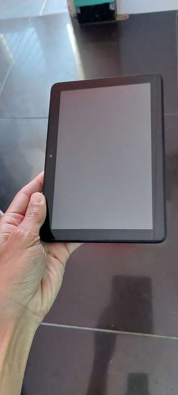 Amazon Fire HD 8 Tablet with cover - Please read