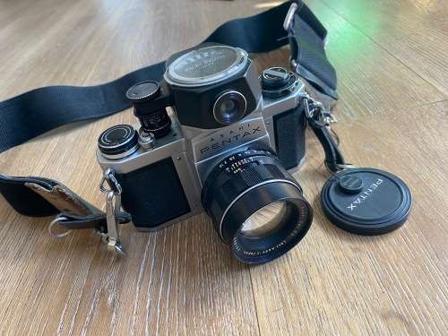 Asahi Pentax SV 35mm SLR Film Camera Super-Takumar 1:1.8/55 Lens and extra Lens, flash and extenders