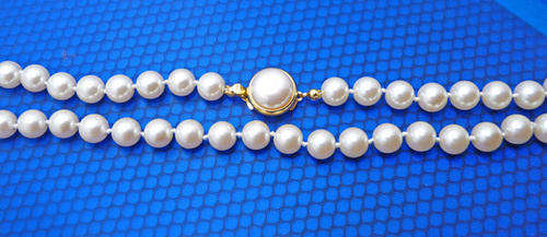 Vintage 1960's Faux Pearl Necklace, stunning piece for your collection !!!!