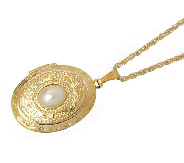 Stunning 18ct GP pearl locket and 60cm chain