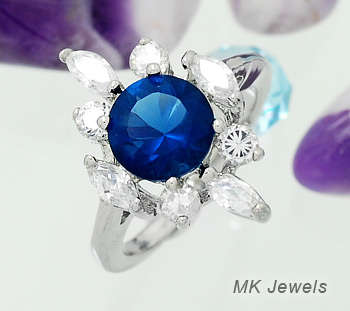Gorgeous 8mm Brillaint round cut simulated Sapphire & diamond ring - Size 6