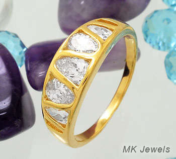 Gorgeous 18ct GP ring with pear shaped simulated diamonds - Size 8