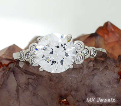 JUST IN !!!! Gorgeous 4ct simulated diamond engagement ring - Size 8
