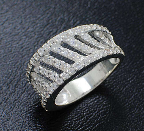 Breathtaking SOLID Sterling Silver Filigree Ring - Size 7