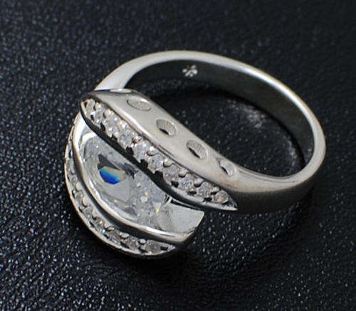 Breathtaking SOLID Sterling Silver Dress Ring - Size 7