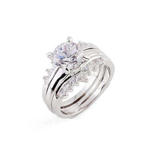 Stunning 2 piece simulated diamond ring - Size 7