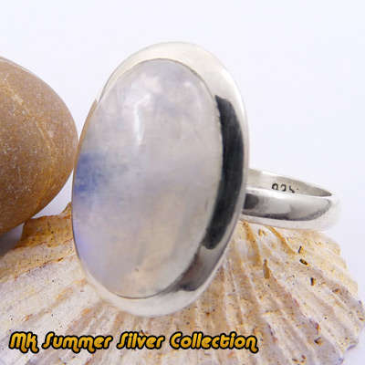 Summer !!!! Luxurious Sterling Silver Hand-made Ring with Genuine Moonstone - Size 9.5