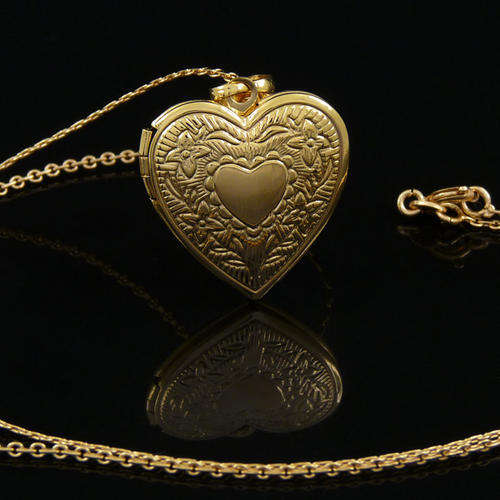 Stunning Necklace & LOCKET set, set in 18ct Gold Clad