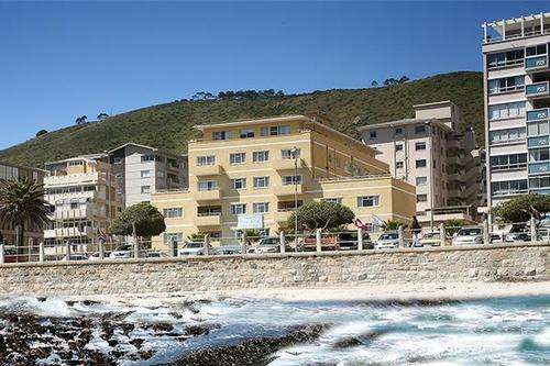 Nice weekend holiday (3 nights) accomodation availible at Seapoint in Cape Town