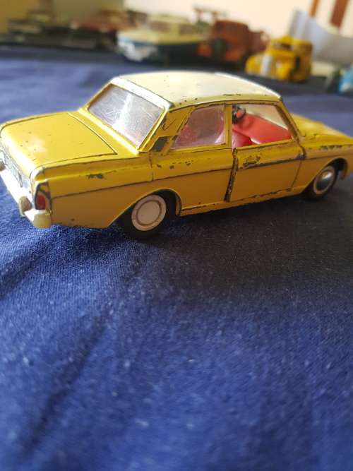 Dinky 154 Ford Taunus in good condition. not Corgi