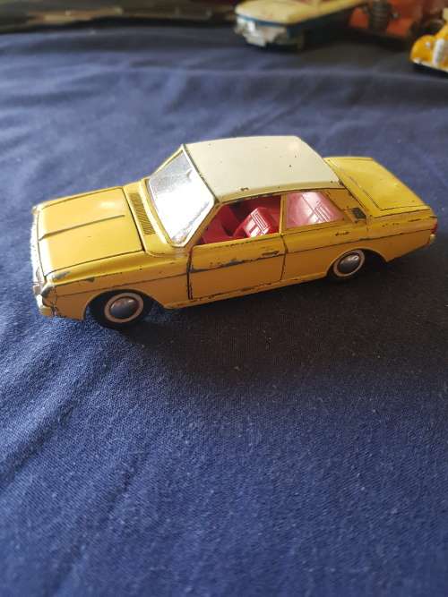Dinky 154 Ford Taunus in good condition. not Corgi