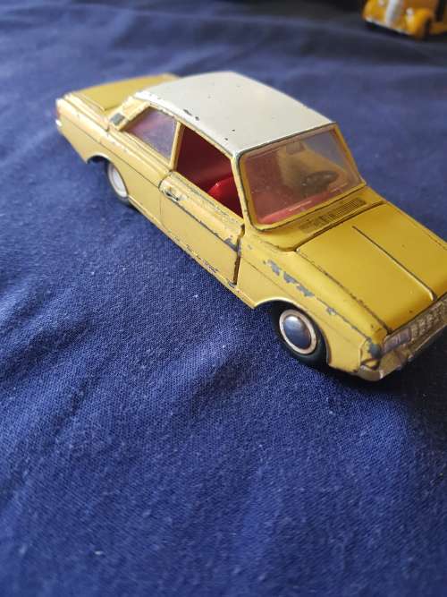 Dinky 154 Ford Taunus in good condition. not Corgi
