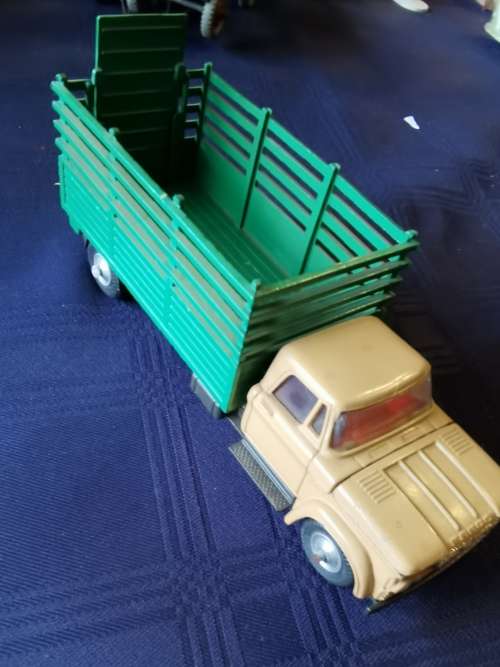 Corgi 484 Dodge farm truck excellent. Not dinky or matchbox