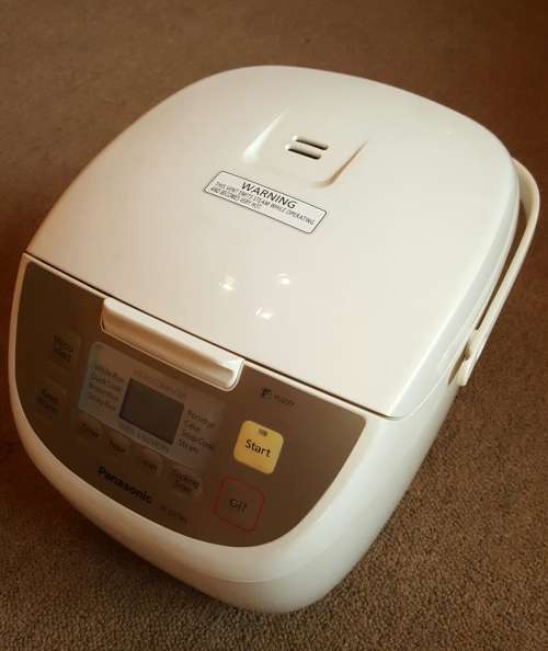 Panasonic 10 cup/1.8 Liter Rice Cooker Digital SR DE183