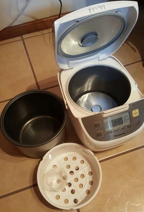 Panasonic 10 cup/1.8 Liter Rice Cooker Digital SR DE183